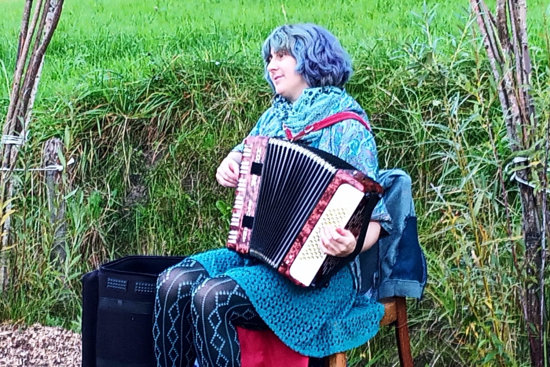 Bal Folk an unserem dritten Erntedankfest am 21. September 2024 in der Weiden-Kathedrale. 